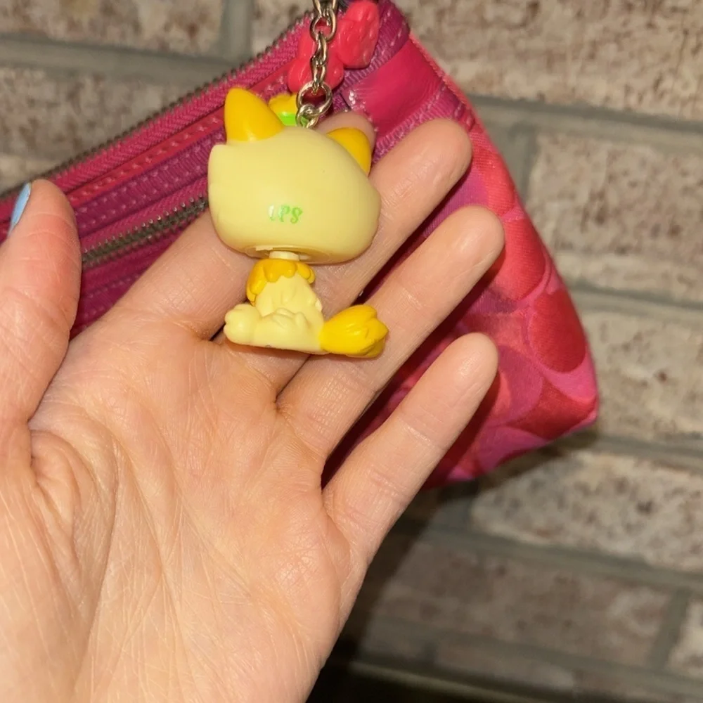 Repurposed Littlest Pet Shop Lemon Kitty Keychain – Sweet & Citrusy